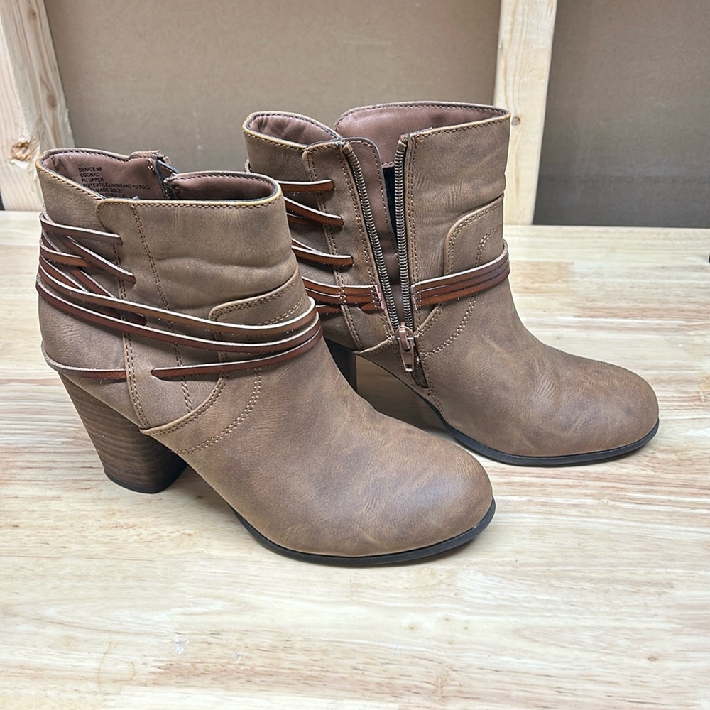 heeled boot